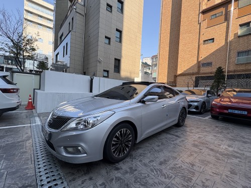 현대 그랜저 HG  은색 파노라마 선루프